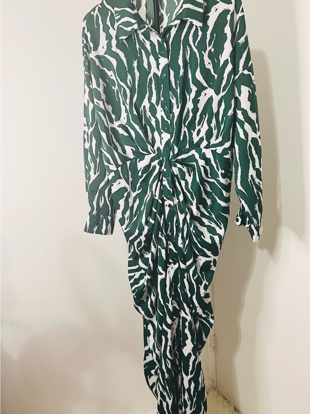 Green and White Abstract Print Twist-Front Maxi Shirt Dress with Waist Tie - Picture 2 of 3
